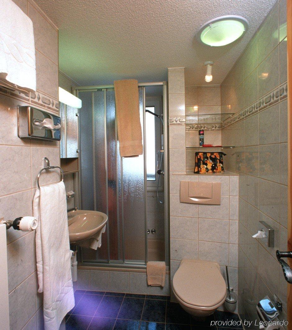 Hotel Walliserhof-Leukerbad-Therme Pokoj fotografie